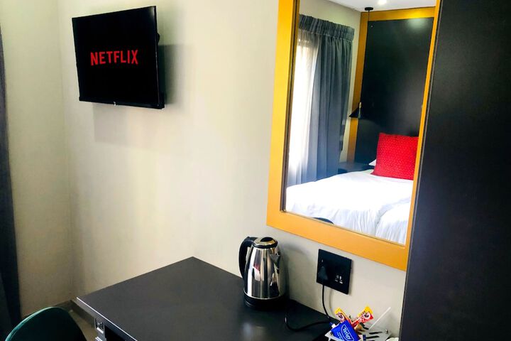 Room 44 of 241