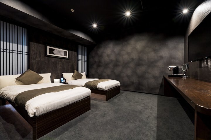 Room 5 of 36