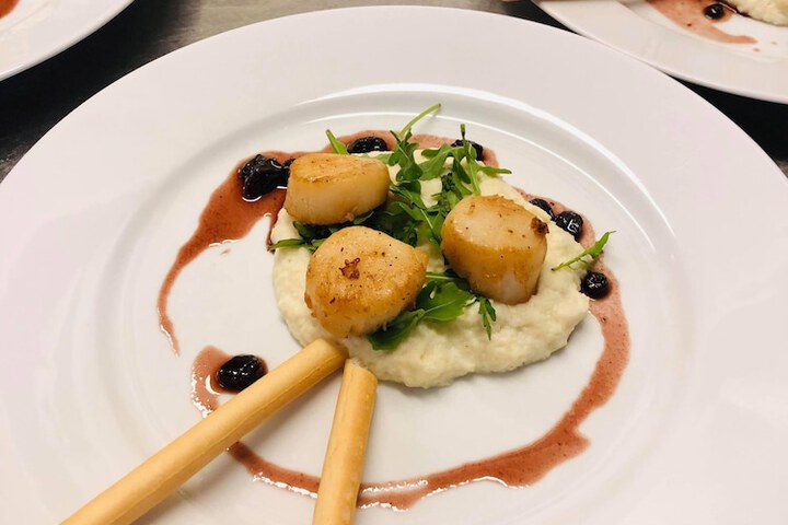Dining 99 of 135
