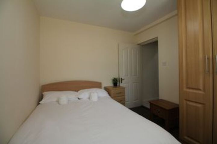 Room 7 of 11