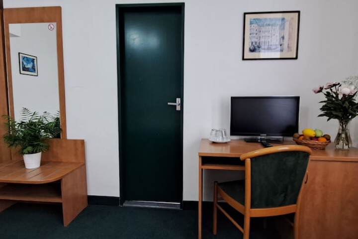 Room 8 of 51