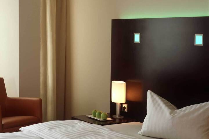 Room 3 of 43
