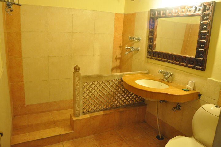 Room 18 of 34