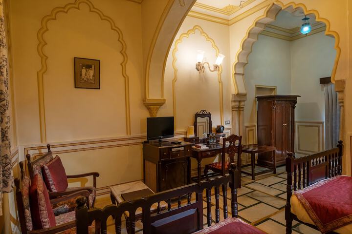 Room 9 of 92