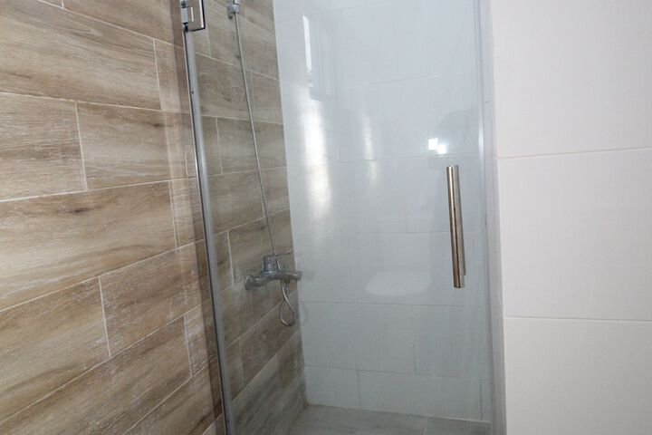 Room 5 of 86
