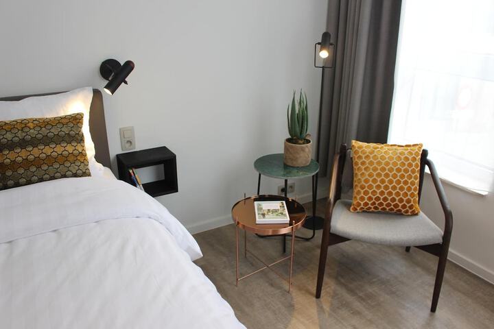 Room 16 of 46