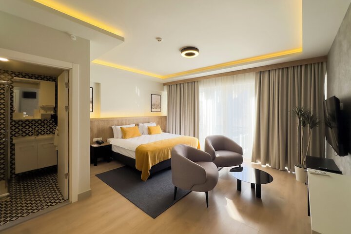 Room 8 of 81