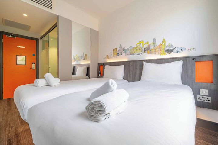 Room 42 of 72
