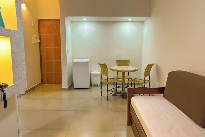 Room 83 of 171