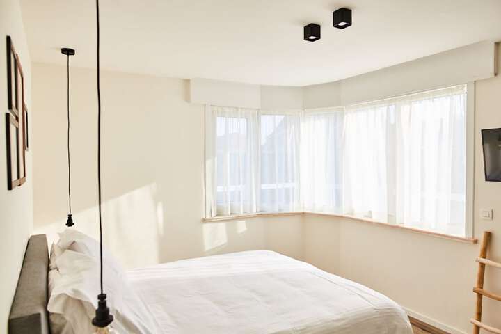 Room 27 of 45