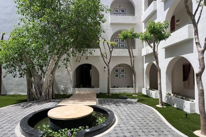 Hotel Exterior 52 of 62