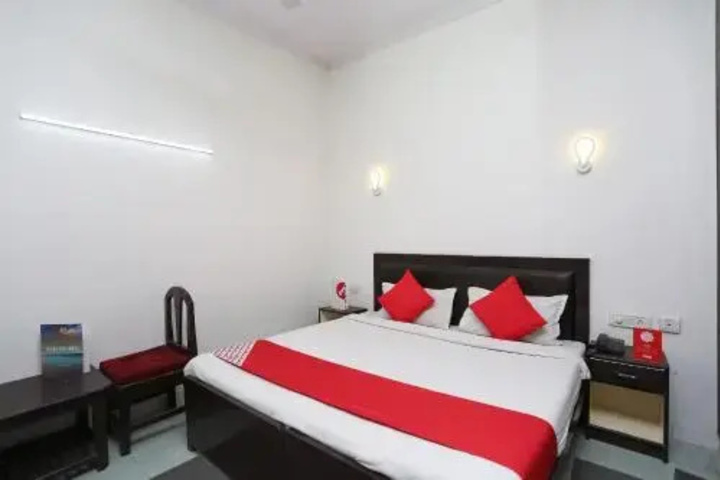 Room 7 of 8