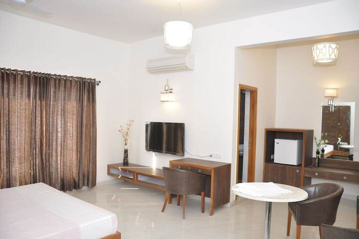 Room 3 of 9