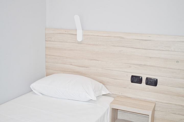 Room 8 of 20