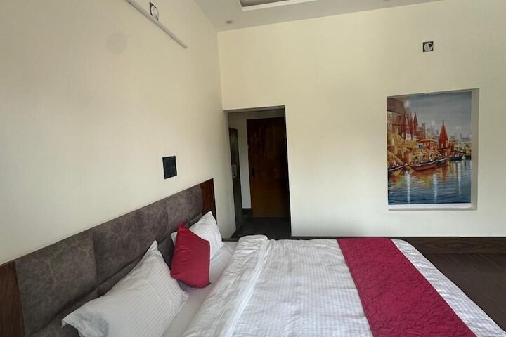 Room 2 of 56