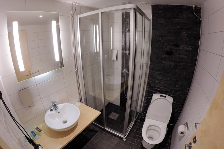 Room 14 of 63