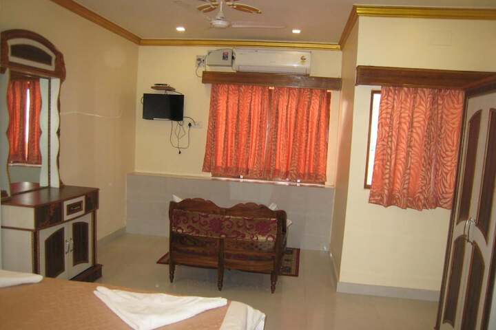 Room 18 of 38