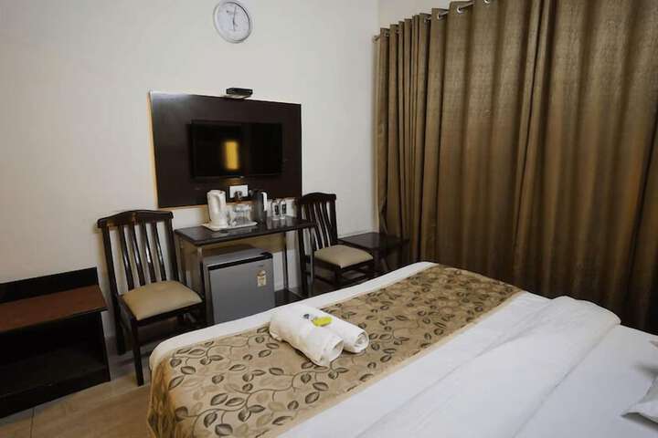 Room 17 of 27