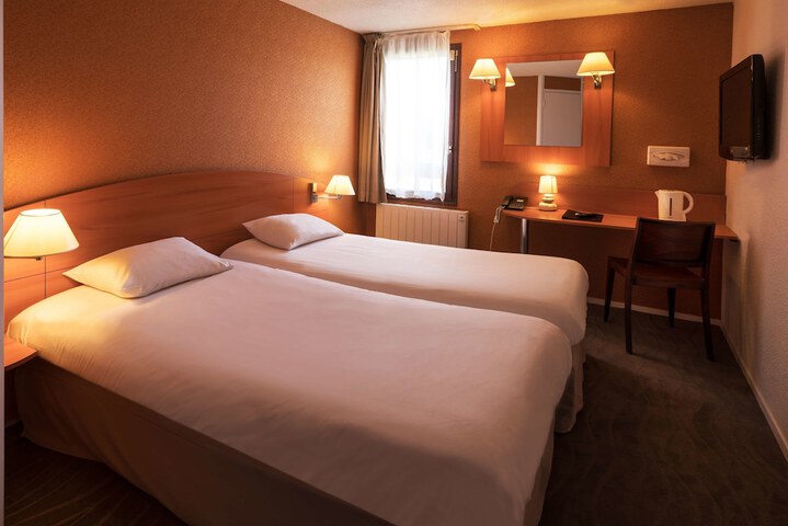 Room 4 of 24