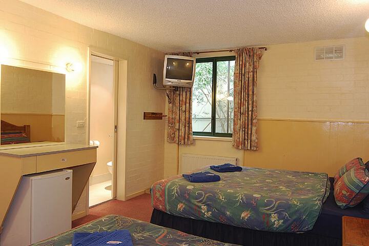 Room 6 of 85