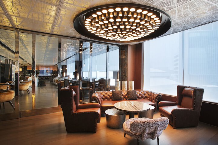 Lounge 63 of 79