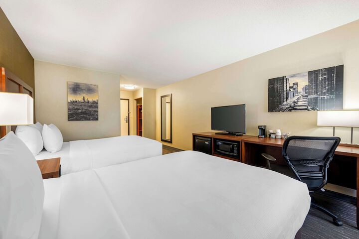 2 Double Beds Communication Assistance Microwave and Refrigerator Full Breakfast (13 of 13)