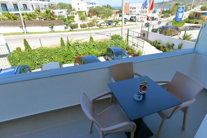 Terrace/Patio 21 of 28