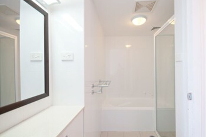 Room 3 of 27
