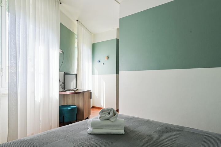 Room 90 of 241