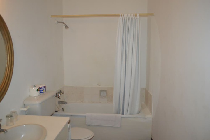 Room 9 of 13