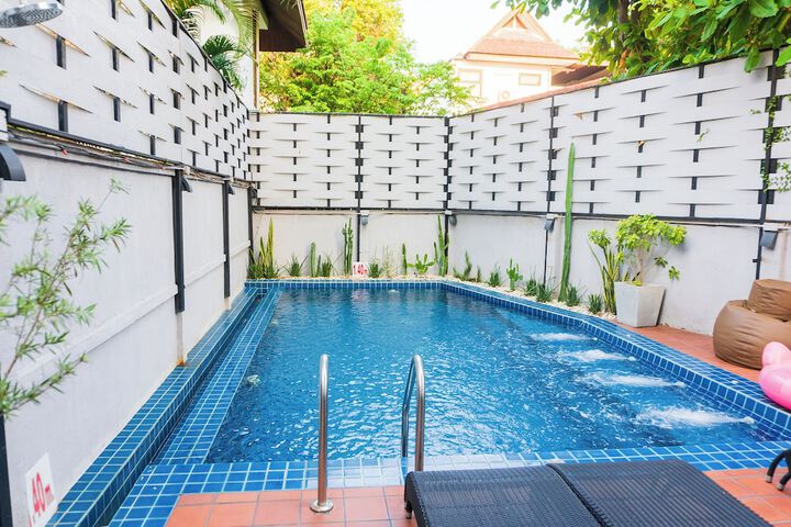 Pool 75 of 125