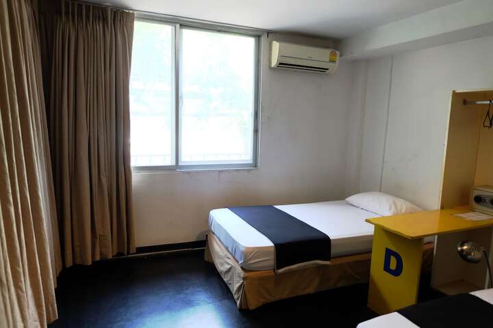 Room 40 of 130