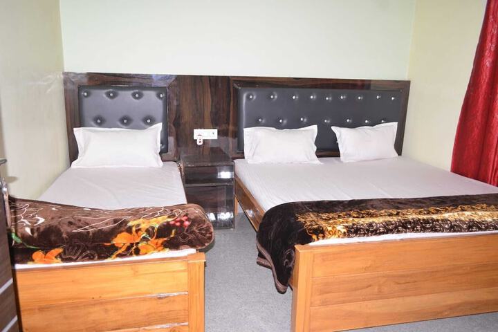 Room 7 of 13
