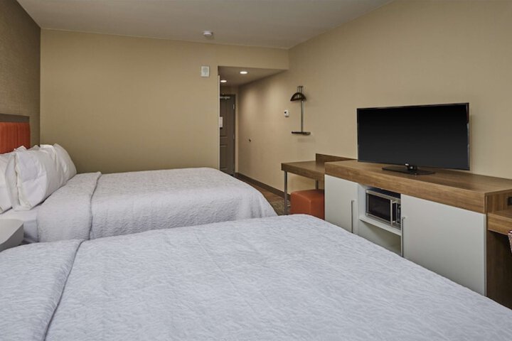 Room 8 of 34
