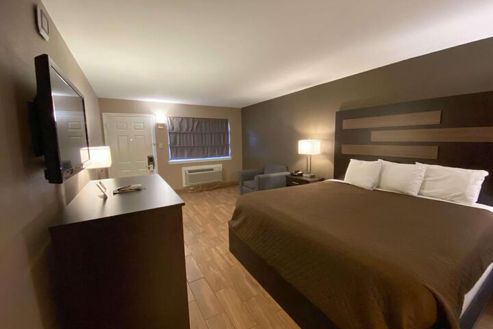 2 Queen Beds (4 of 8)