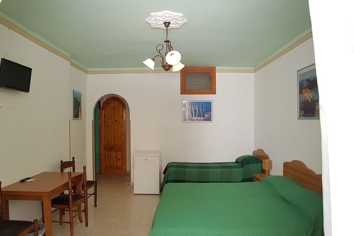 Room 52 of 107