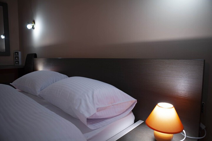 Room 35 of 81