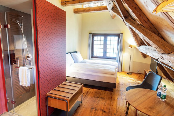 Room 15 of 30