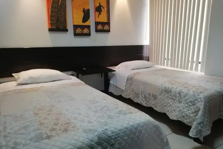 Room 6 of 20