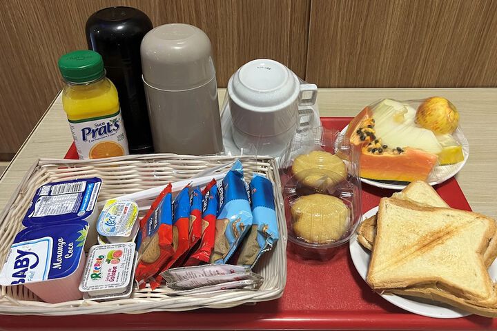 Breakfast/Coffee Service 111 of 114