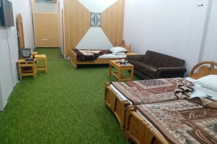 Room 33 of 33