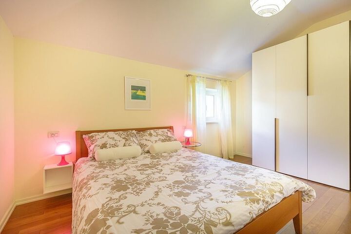 Room 6 of 40