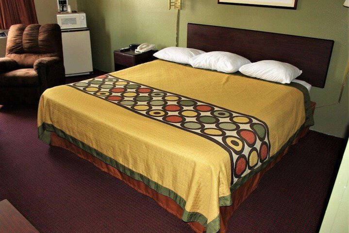 1 King Bed (1 of 3)