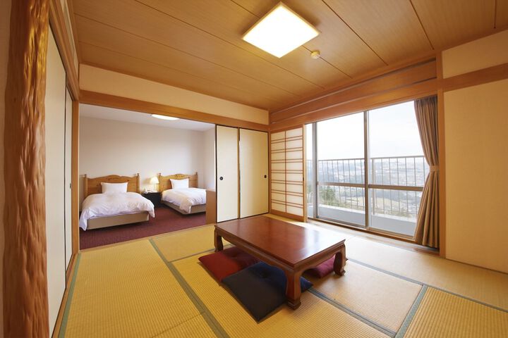 Room 3 of 25