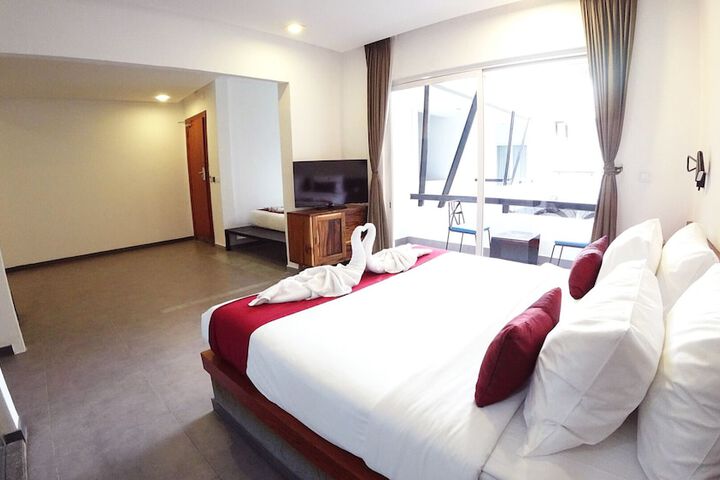 Room 2 of 37