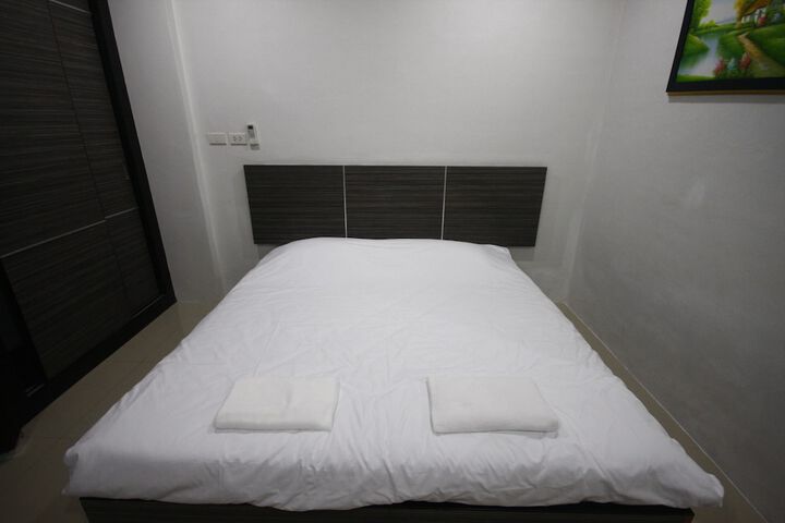 Room 2 of 16