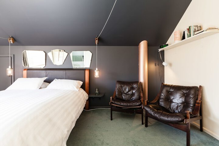 Room 5 of 42