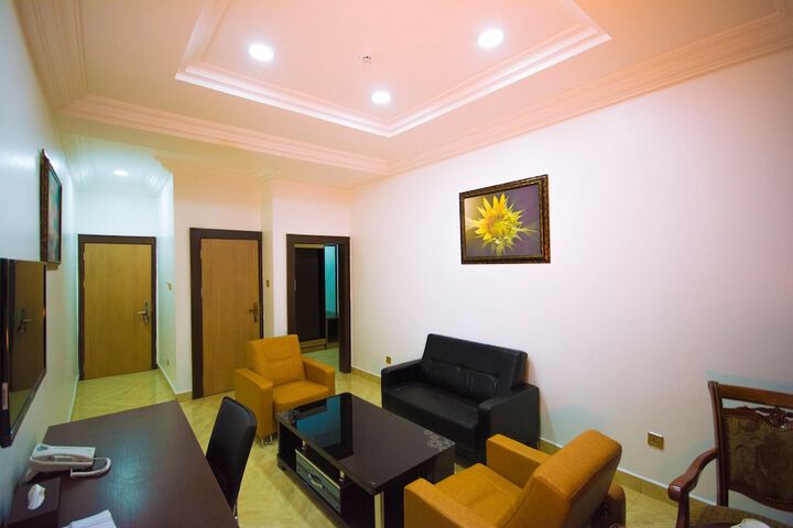 Room 15 of 38