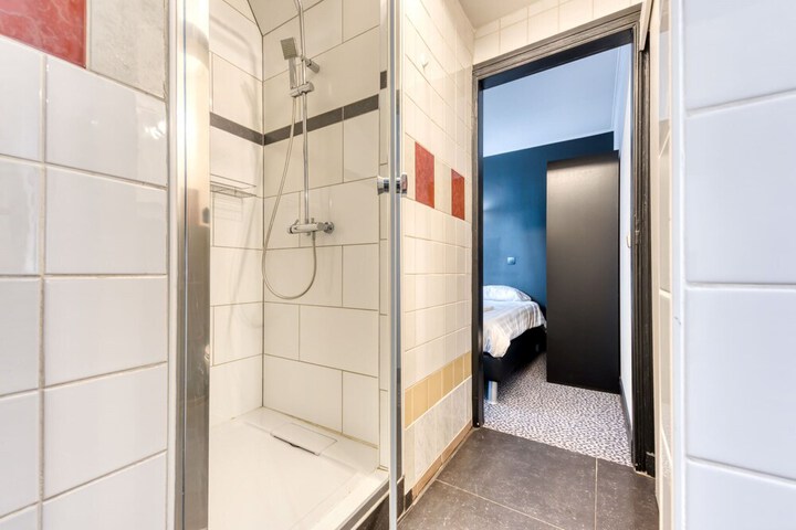 Room 41 of 49