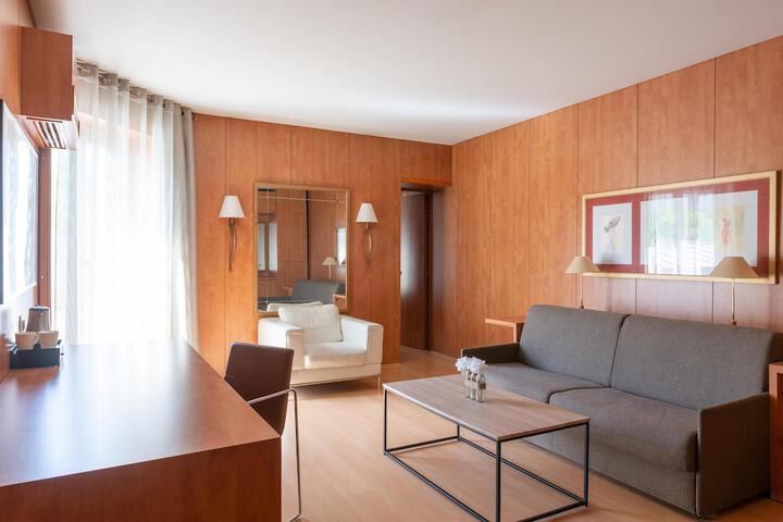 Room 19 of 44